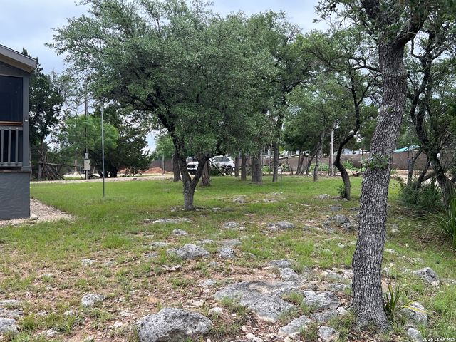 333 Spanish Oak, Bandera, TX 78003
