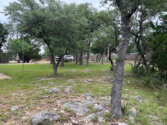 333 Spanish Oak, Bandera, TX 78003