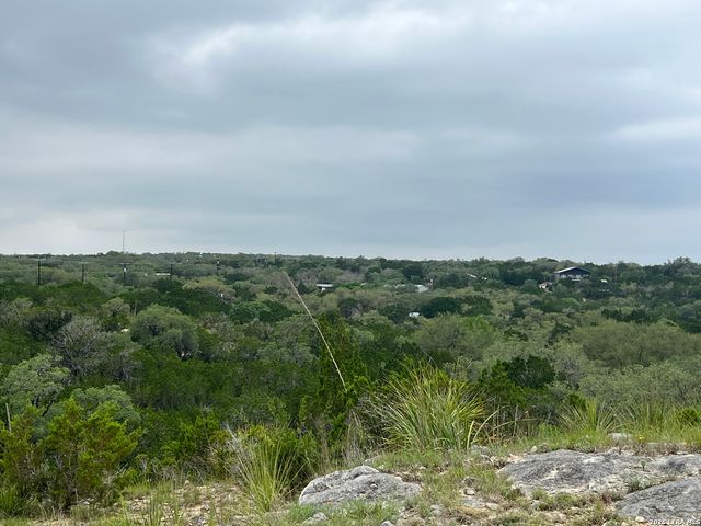 333 Spanish Oak, Bandera, TX 78003