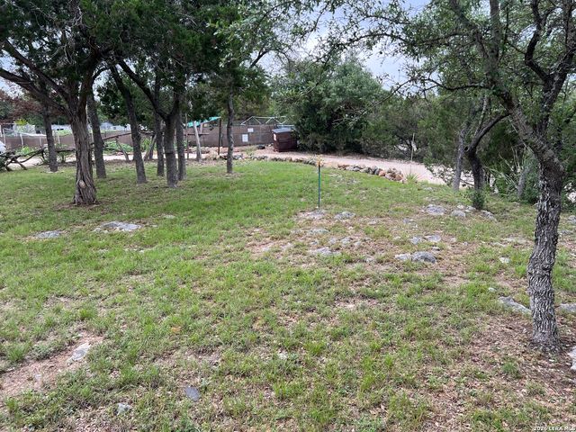 333 Spanish Oak, Bandera, TX 78003
