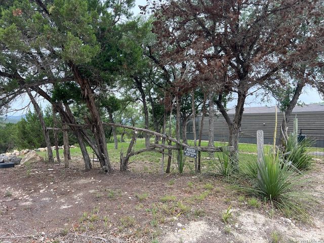 333 Spanish Oak, Bandera, TX 78003