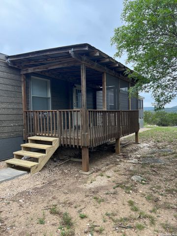 333 Spanish Oak, Bandera, TX 78003