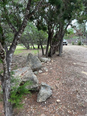 333 Spanish Oak, Bandera, TX 78003