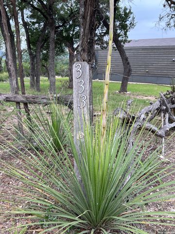 333 Spanish Oak, Bandera, TX 78003