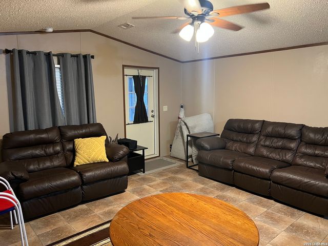 333 Spanish Oak, Bandera, TX 78003