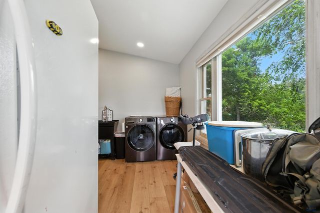 1820 SUMMIT, Hot Spring, SD 57747