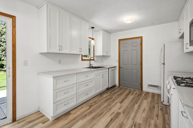 10692 104th Place N, Maple Grove, MN 55369