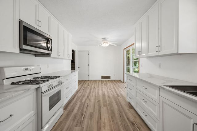 10692 104th Place N, Maple Grove, MN 55369