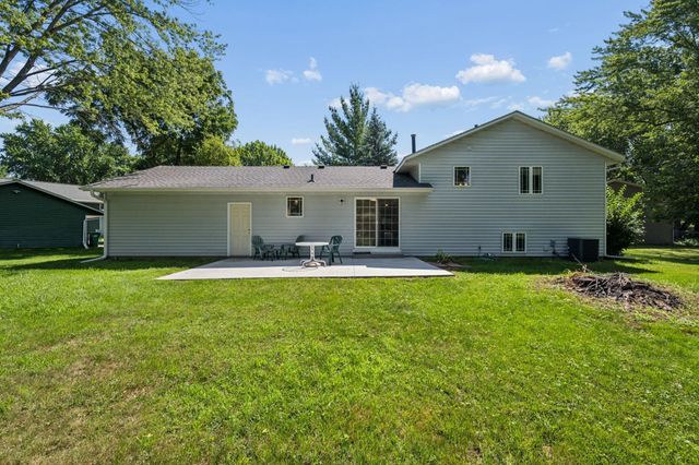 10692 104th Place N, Maple Grove, MN 55369