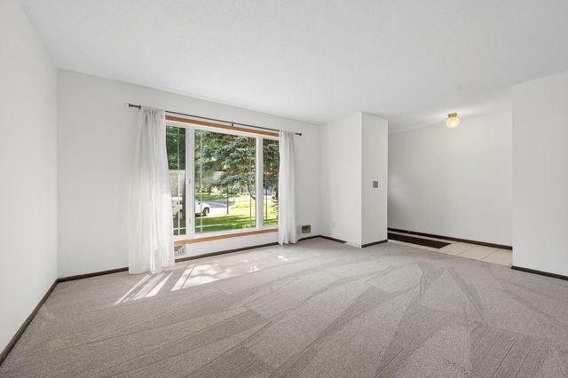 10692 104th Place N, Maple Grove, MN 55369