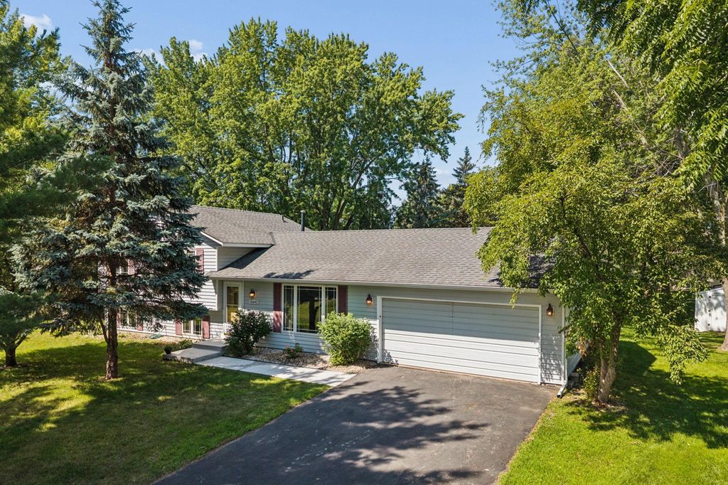 10692 104th Place N, Maple Grove, MN 55369 — photo 2