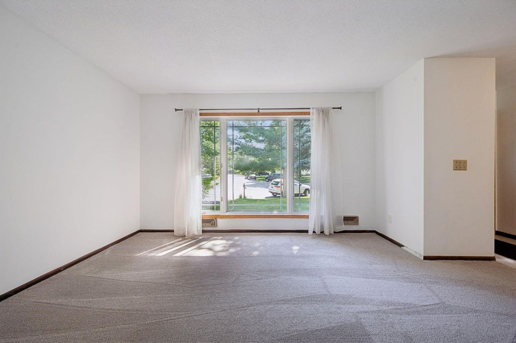 10692 104th Place N, Maple Grove, MN 55369 — photo 4