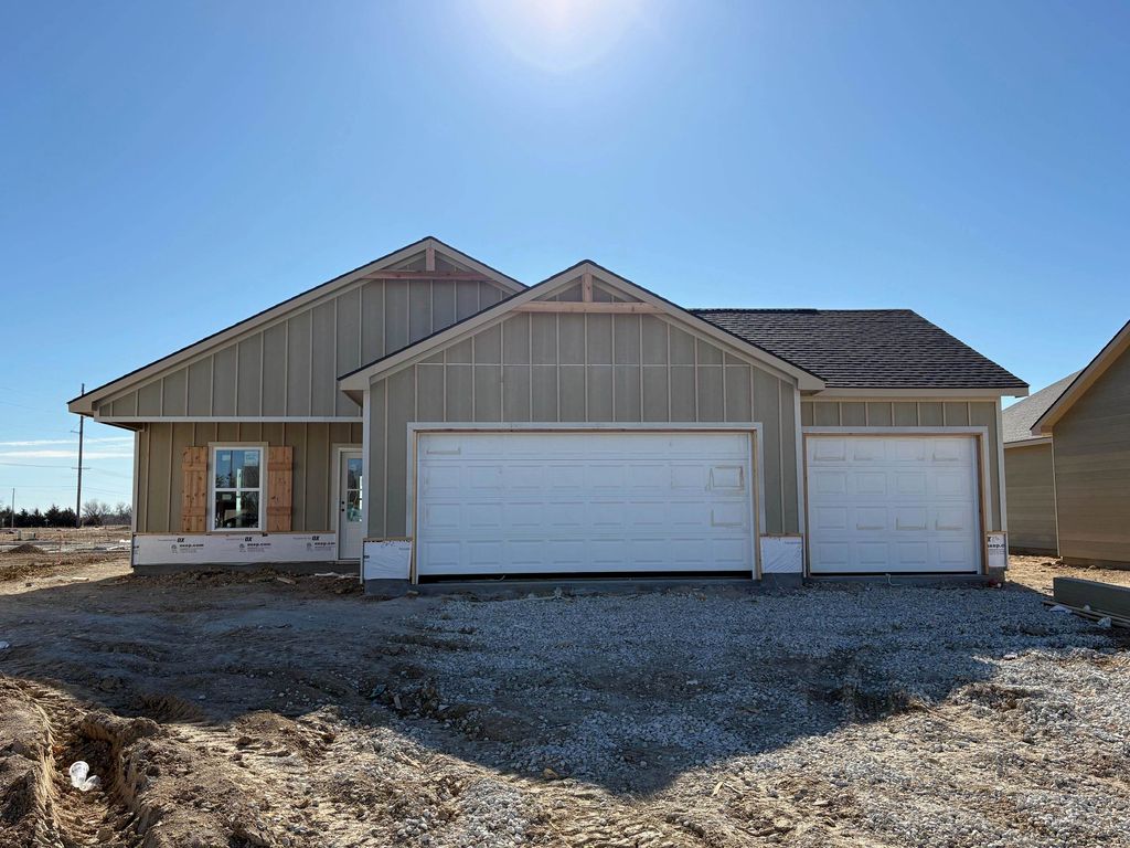 9515 E Hurst St, Wichita, KS 67210