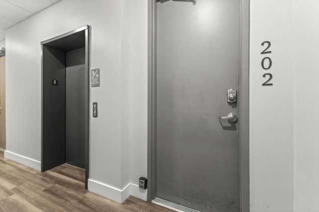 1224 2nd Ave S Apt 202, Nashville, TN 37210