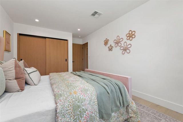 24621 Calvert Street, Woodland Hills, CA 91367