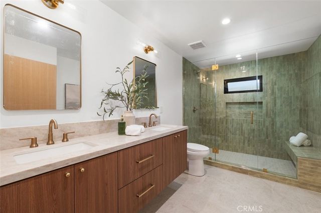 24621 Calvert Street, Woodland Hills, CA 91367