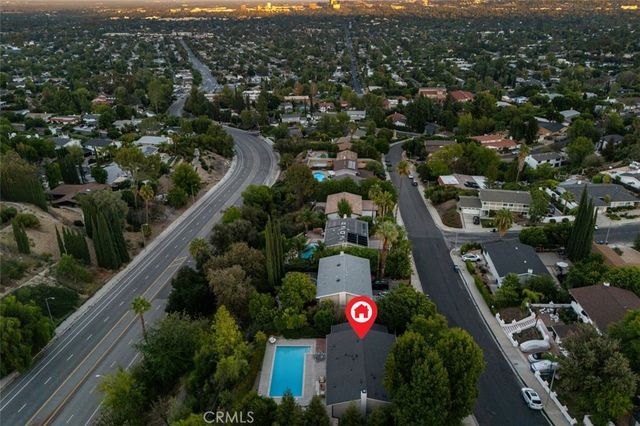 24621 Calvert Street, Woodland Hills, CA 91367