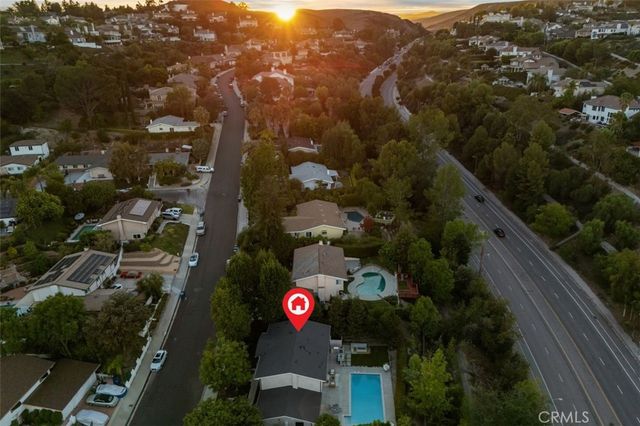 24621 Calvert Street, Woodland Hills, CA 91367