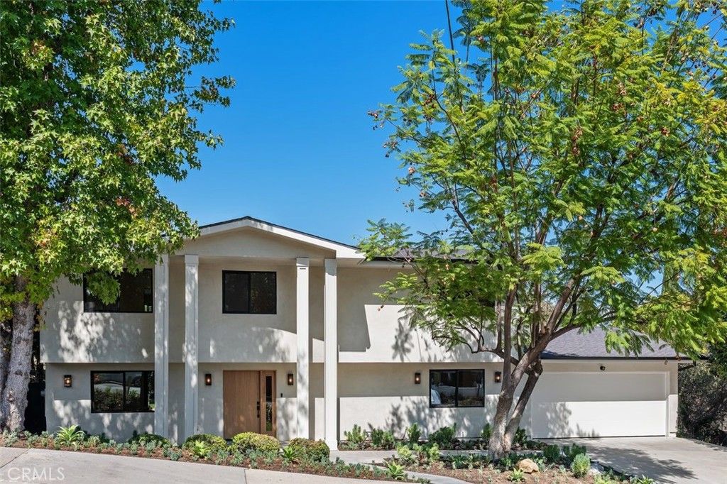 24621 Calvert Street, Woodland Hills, CA 91367