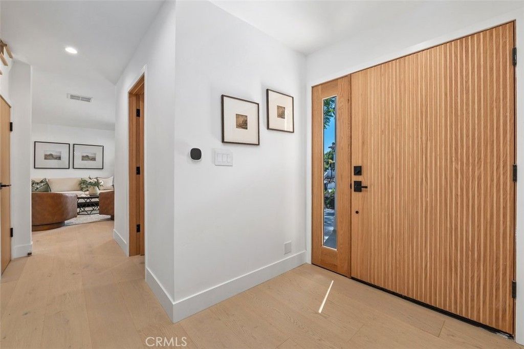 24621 Calvert Street, Woodland Hills, CA 91367 — photo 2