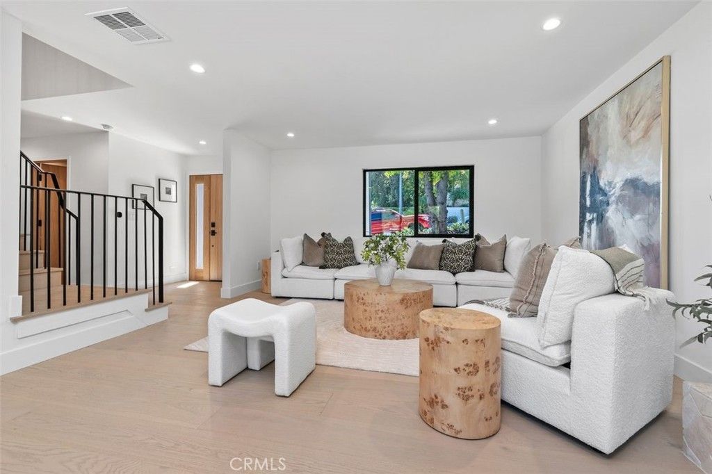 24621 Calvert Street, Woodland Hills, CA 91367 — photo 4