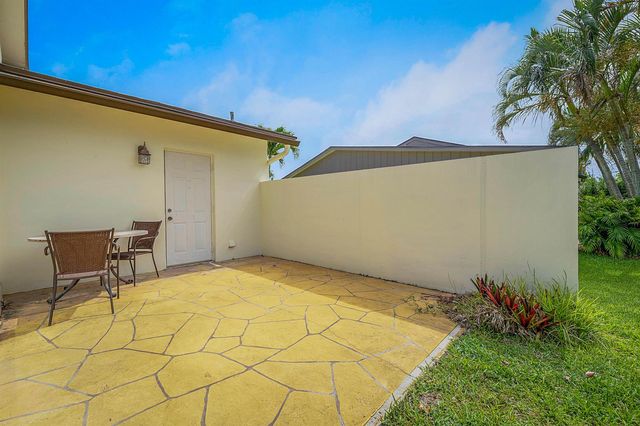 5231 Copperleaf Circle, Delray Beach, FL 33484