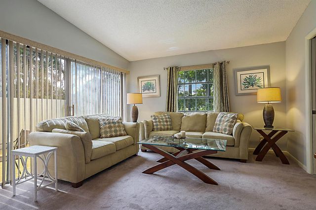 5231 Copperleaf Circle, Delray Beach, FL 33484