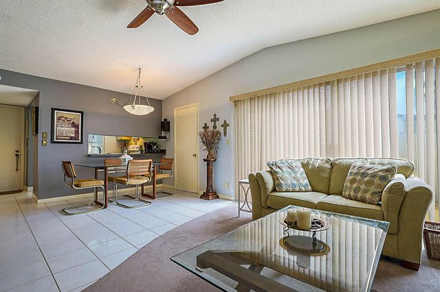 5231 Copperleaf Circle, Delray Beach, FL 33484