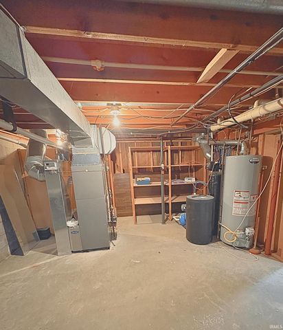 21 Yvonna Street, Leesburg, IN 46538