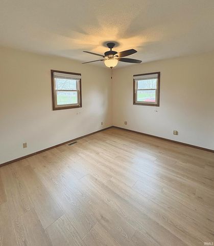 21 Yvonna Street, Leesburg, IN 46538