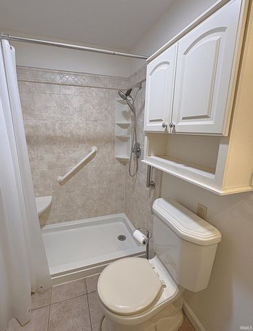 21 Yvonna Street, Leesburg, IN 46538