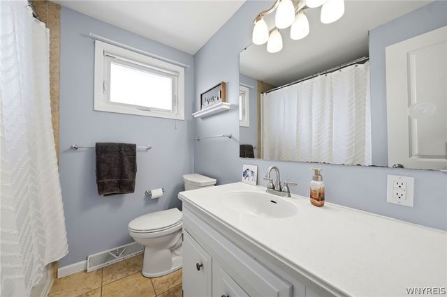 29 Bay Lane, Cheektowaga, NY 14225