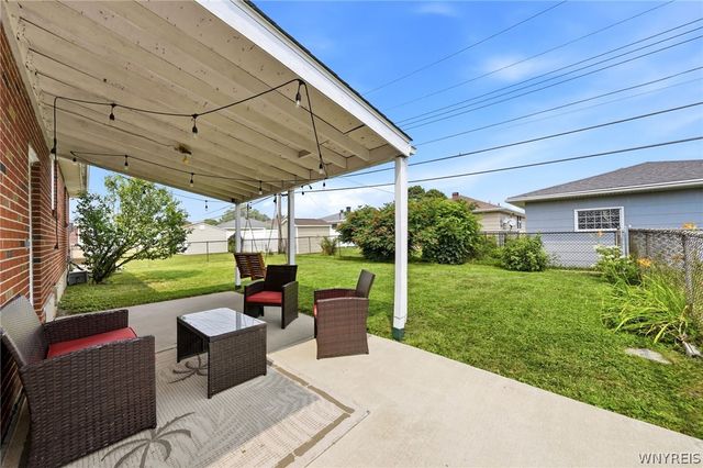 29 Bay Lane, Cheektowaga, NY 14225