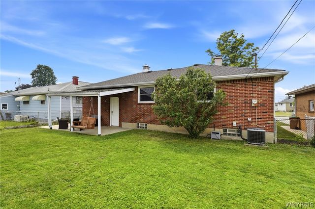 29 Bay Lane, Cheektowaga, NY 14225