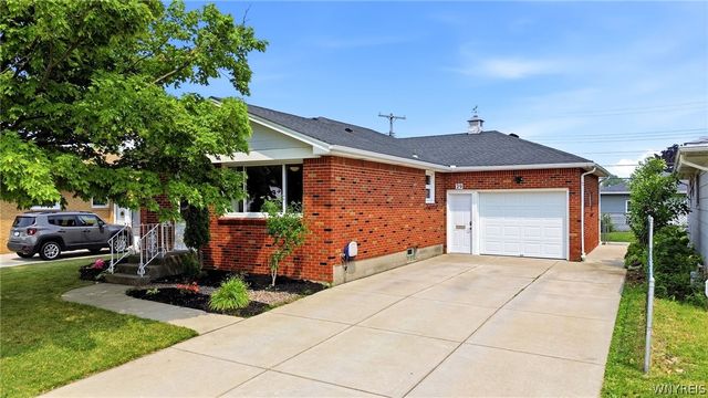 29 Bay Lane, Cheektowaga, NY 14225