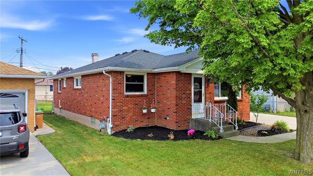 29 Bay Lane, Cheektowaga, NY 14225