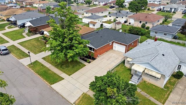 29 Bay Lane, Cheektowaga, NY 14225