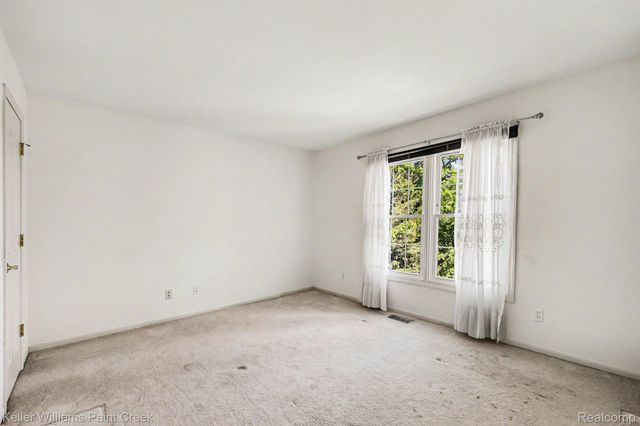 1432 Oakmont Court, Orion Charter Township, MI 48362