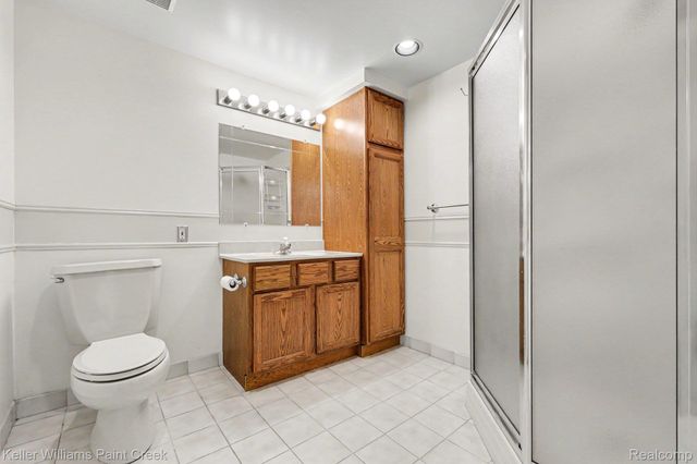 1432 Oakmont Court, Orion Charter Township, MI 48362
