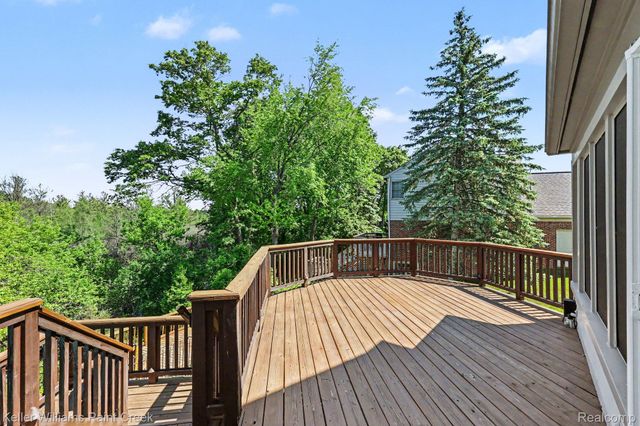 1432 Oakmont Court, Orion Charter Township, MI 48362
