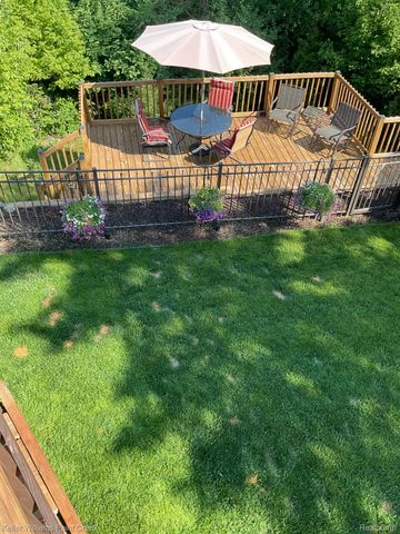 1432 Oakmont Court, Orion Charter Township, MI 48362