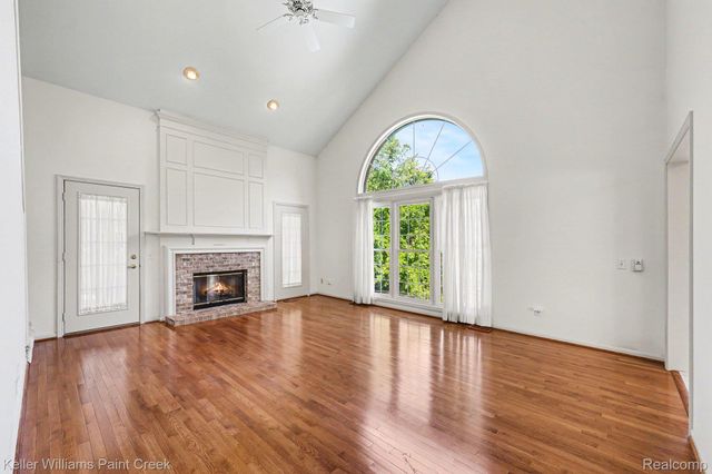 1432 Oakmont Court, Orion Charter Township, MI 48362