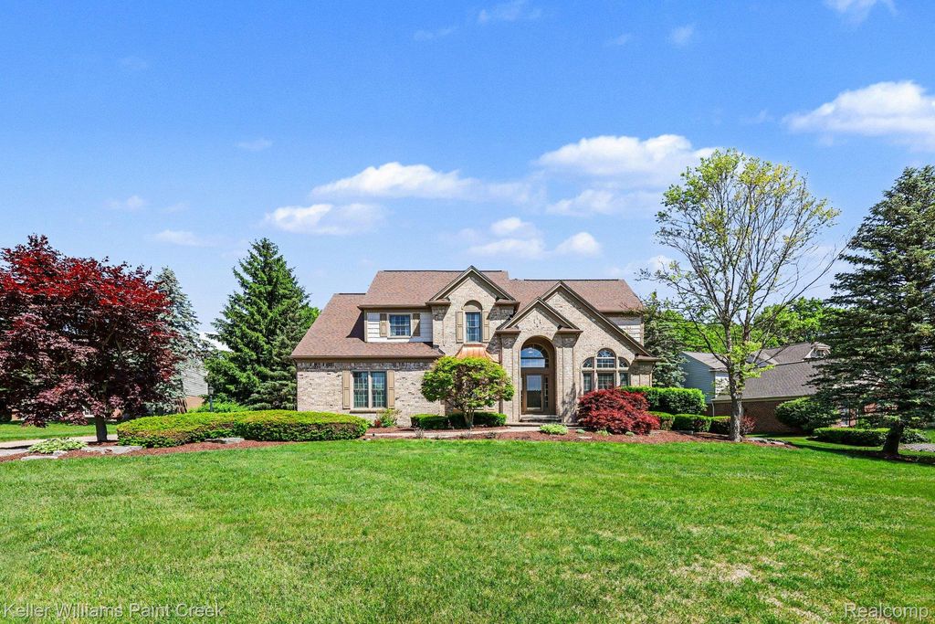 1432 Oakmont Court, Orion Charter Township, MI 48362