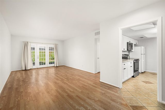 2238 S Piney Point Road 102, Houston, TX 77063