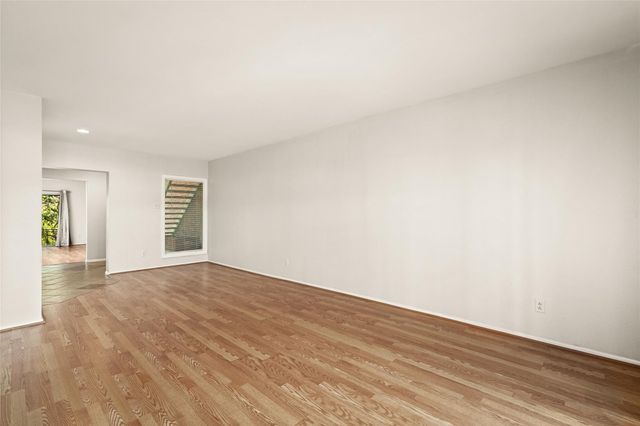 2238 S Piney Point Road 102, Houston, TX 77063