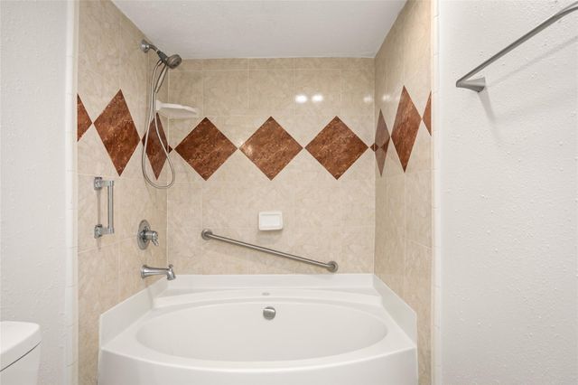 2238 S Piney Point Road 102, Houston, TX 77063