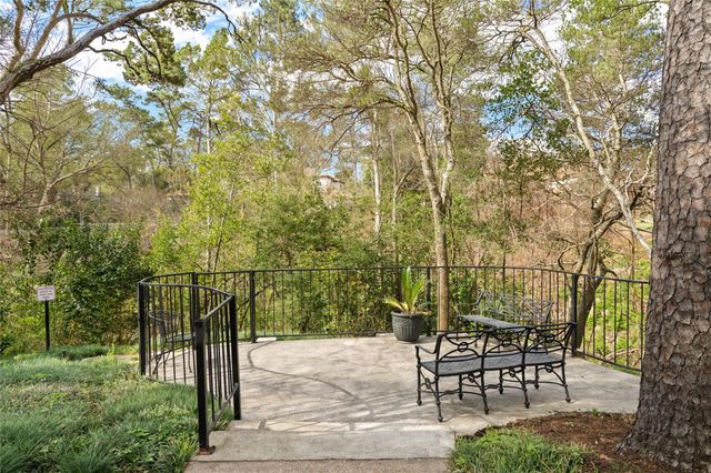 2238 S Piney Point Road 102, Houston, TX 77063