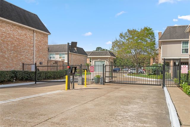 2238 S Piney Point Road 102, Houston, TX 77063