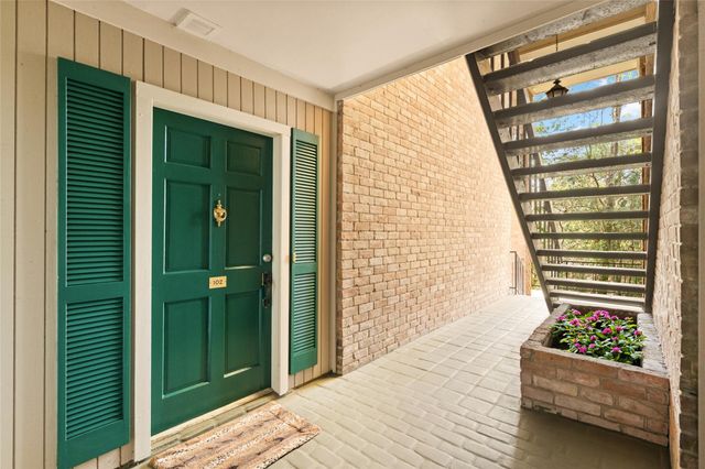 2238 S Piney Point Road 102, Houston, TX 77063