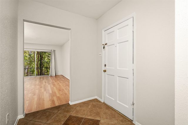 2238 S Piney Point Road 102, Houston, TX 77063